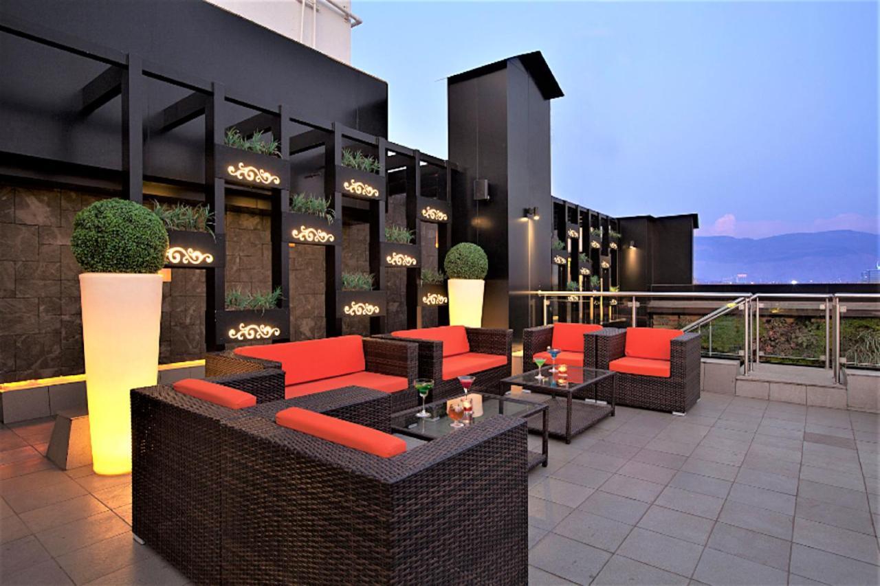 Yogi Executive, Navi Mumbai Hotel Exterior photo