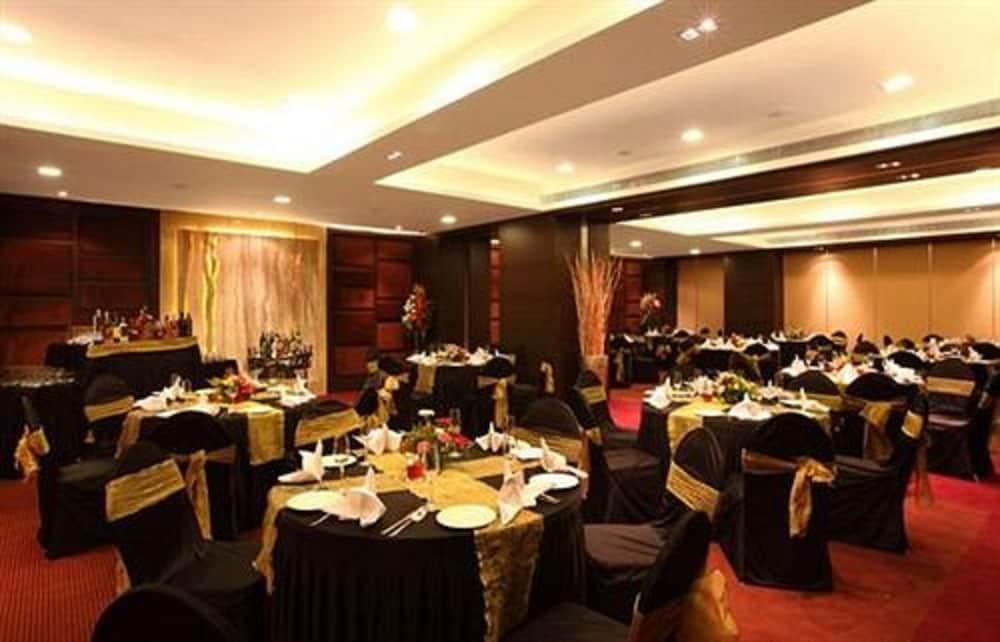 Yogi Executive, Navi Mumbai Hotel Exterior photo